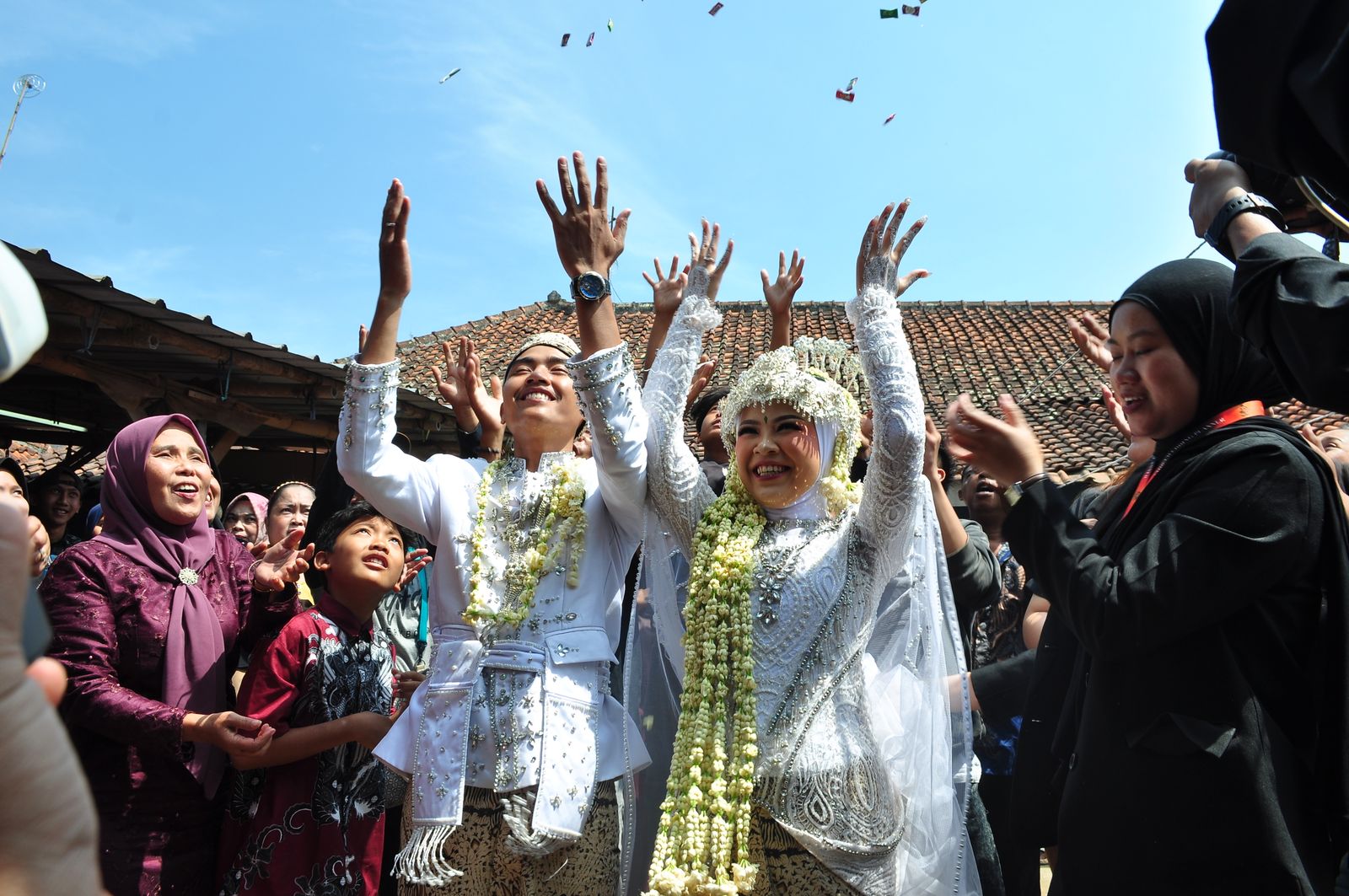 Pernikahan bernuansa Sunda dan alam Priangan